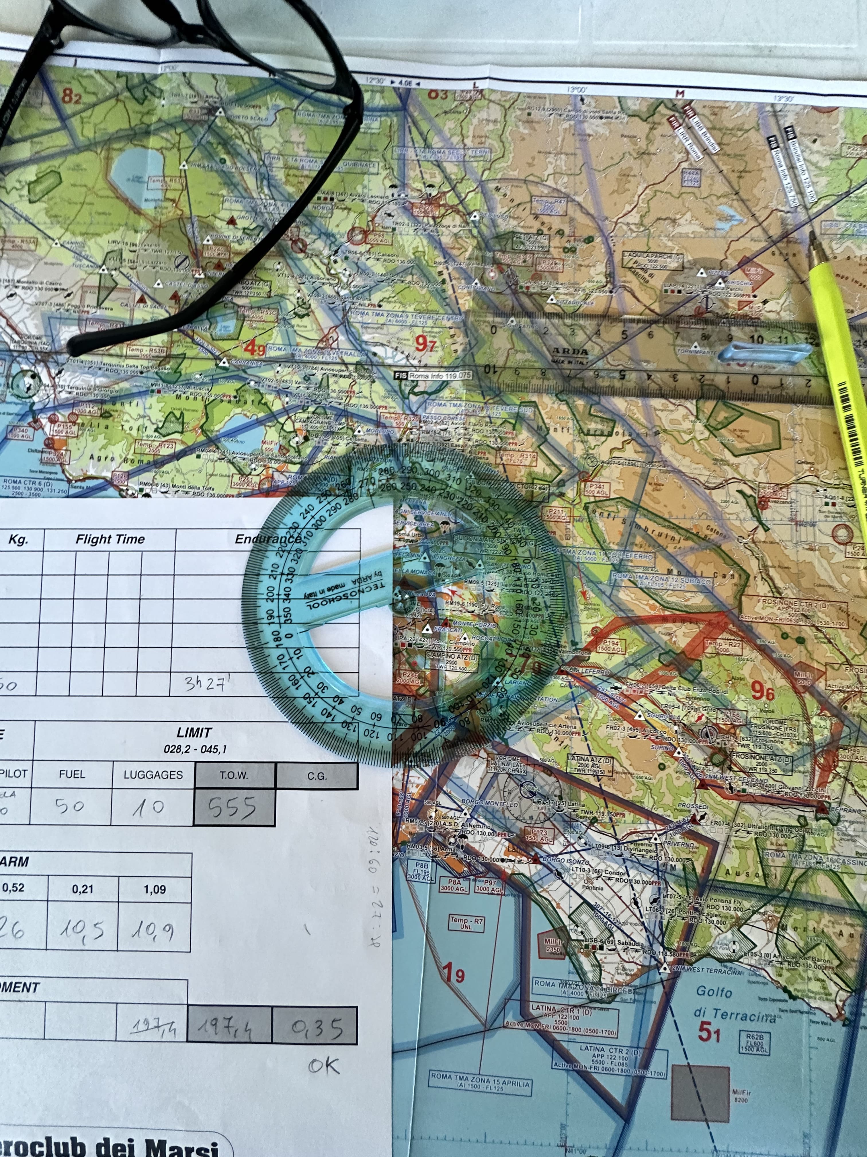 Pianificazione di un volo VFR su carta aeronautica